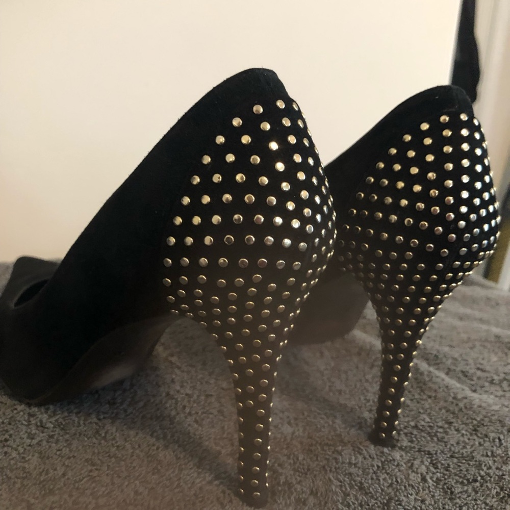 Stuart Weizman Pump Size 11